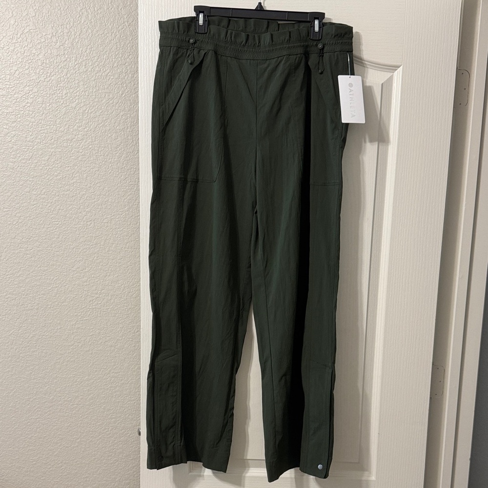 Athleta XL NWT Dark Green Parachute Pants with Elastic Ruffle Waist